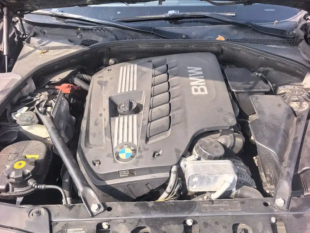 BMW 5 Series — миниатюра 10