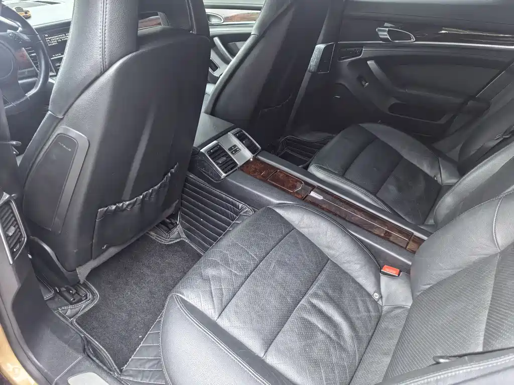 Porsche Panamera 2010 Panamera 4 3.6L