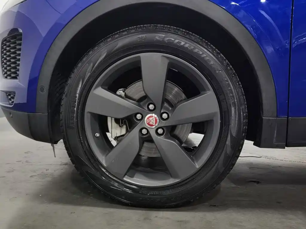 Jaguar E-PACE — миниатюра 17