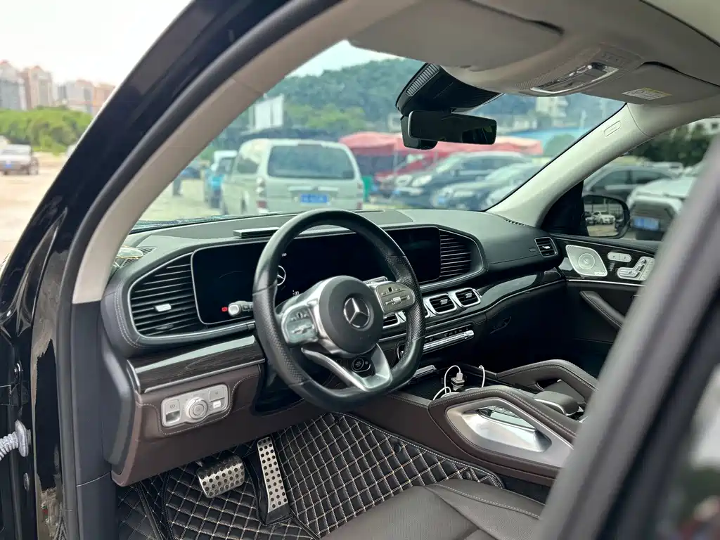 Mercedes-Benz GLS — миниатюра 10