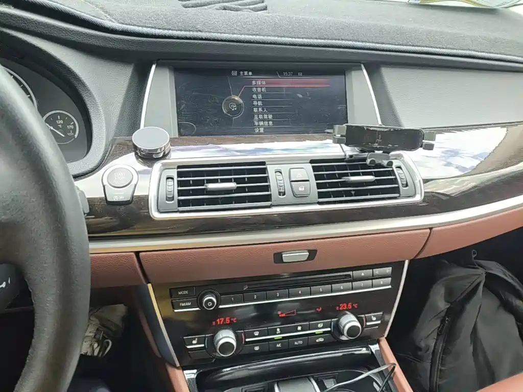 BMW 5 Series GT — миниатюра 13