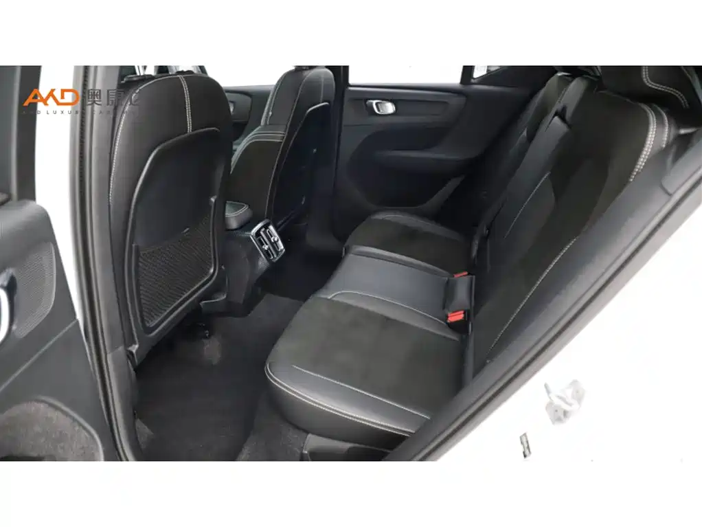 Volvo XC40 — миниатюра 7