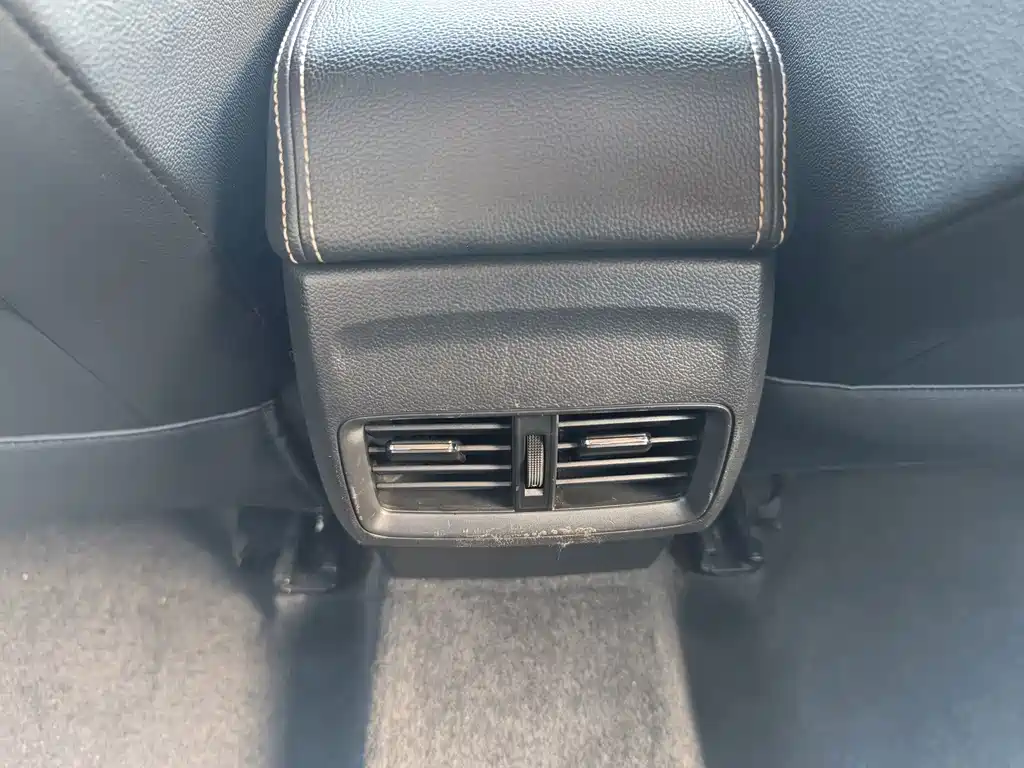 Roewe i6 New Energy — миниатюра 17