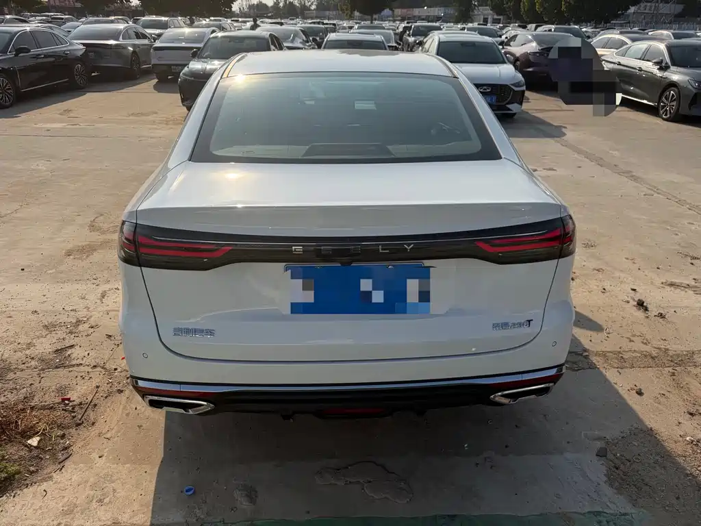 Geely Emgrand — миниатюра 16