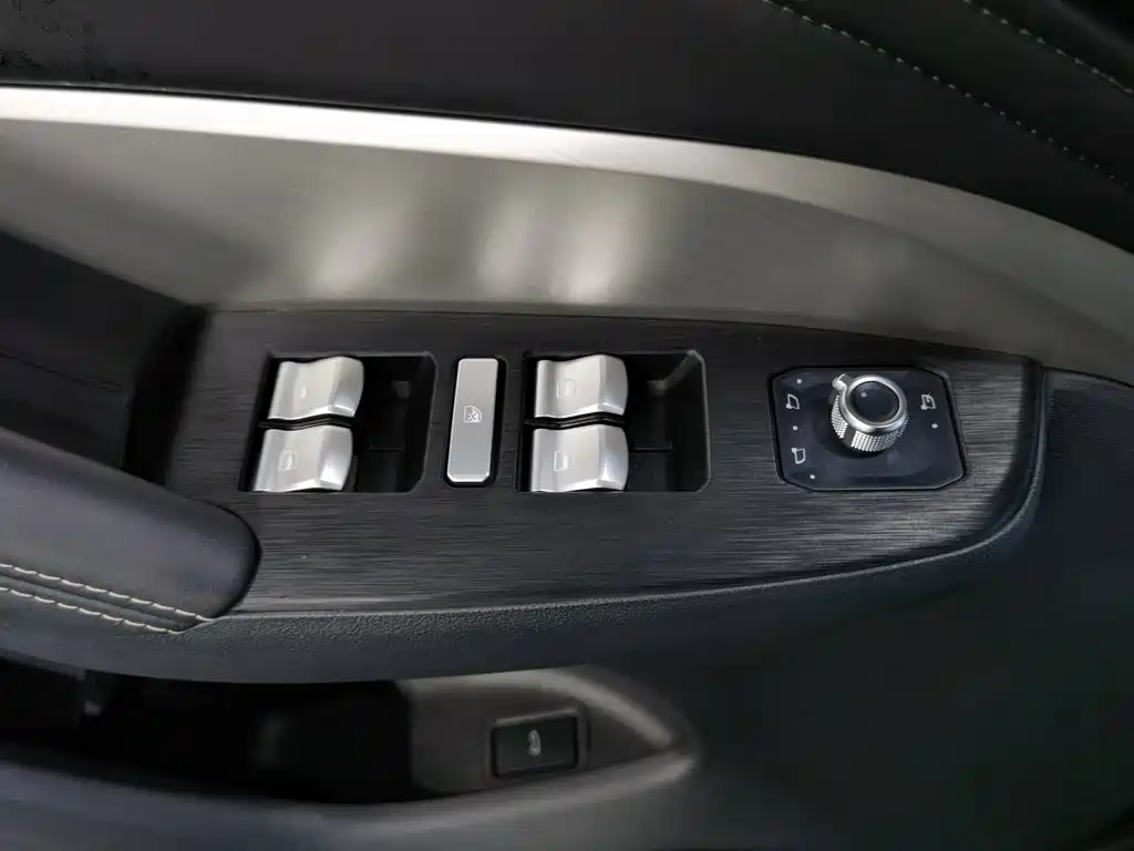 Wey Wey VV6 — миниатюра 9