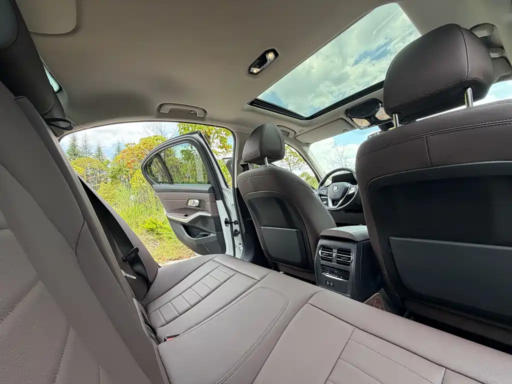 BMW 3 Series — миниатюра 14