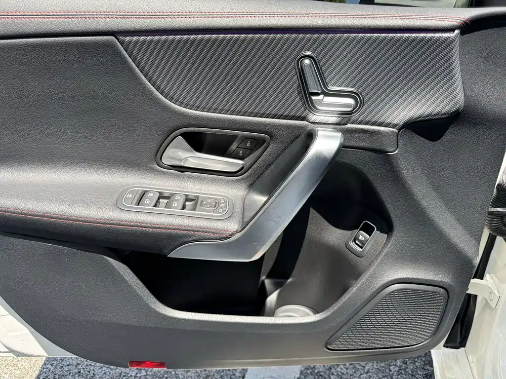 Mercedes-Benz A-Class — миниатюра 17