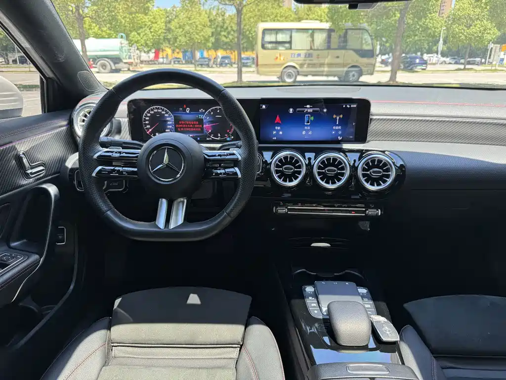 Mercedes-Benz A-Class — миниатюра 10