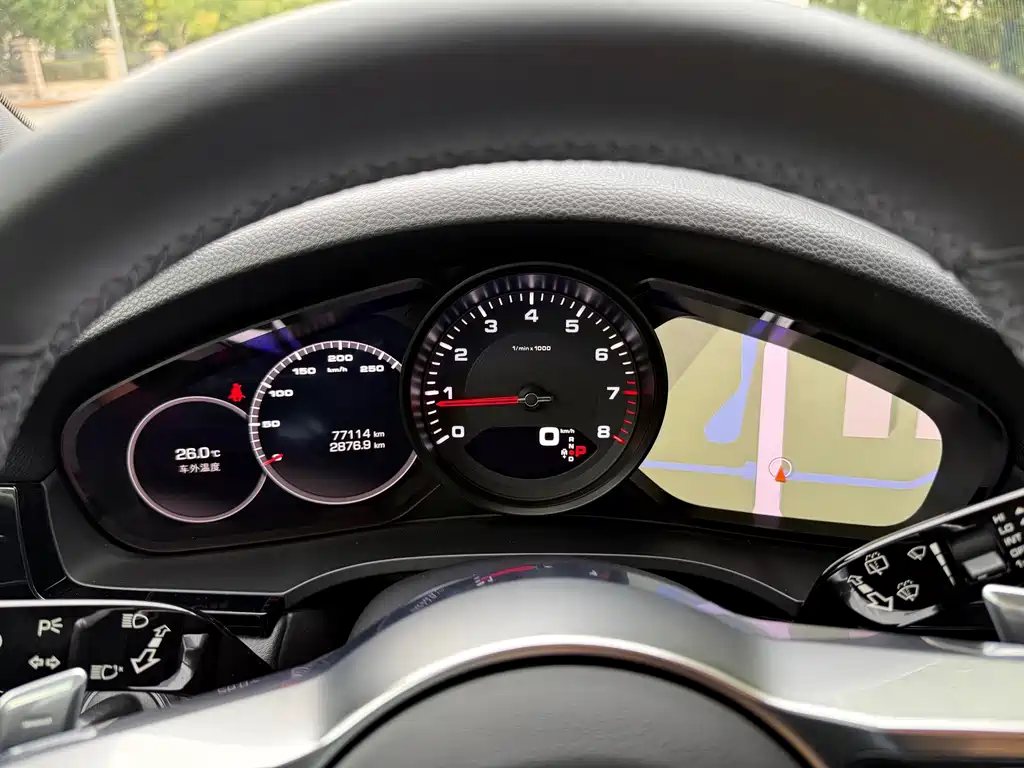 Porsche Cayenne — миниатюра 23