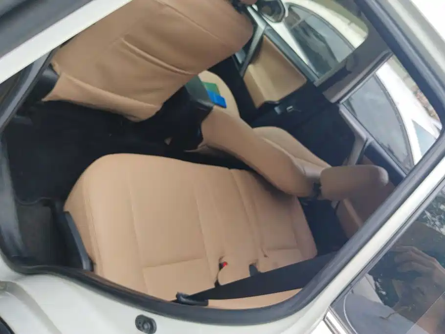 Toyota RAV4 — миниатюра 11