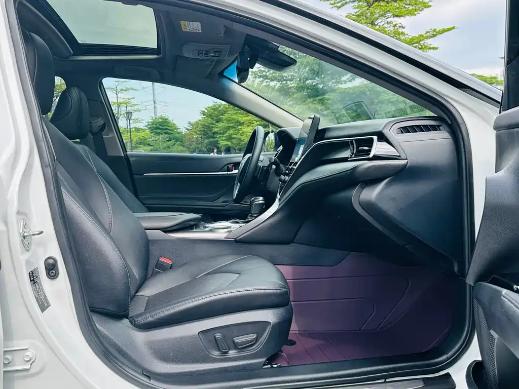Toyota Camry — миниатюра 17