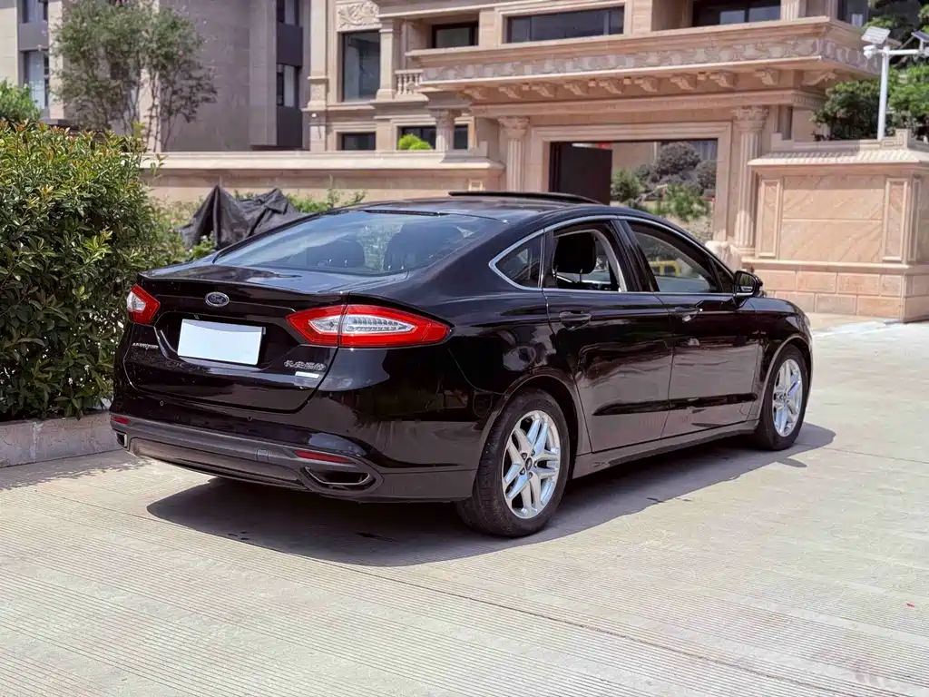 Ford Mondeo — миниатюра 10