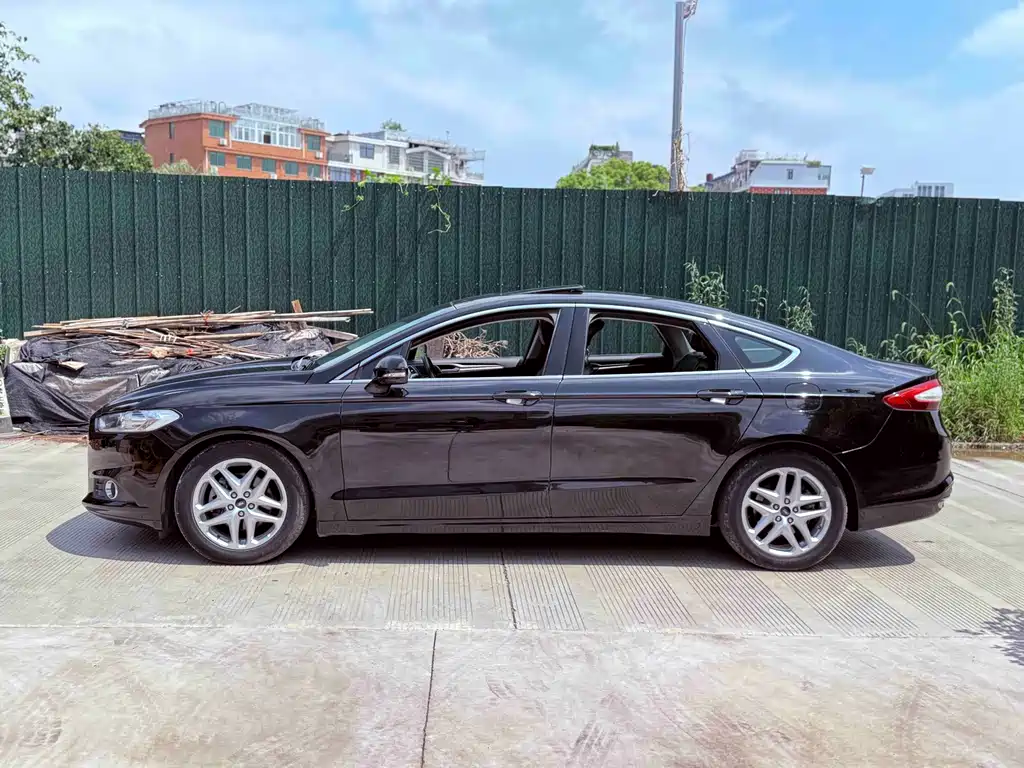 Ford Mondeo — миниатюра 9
