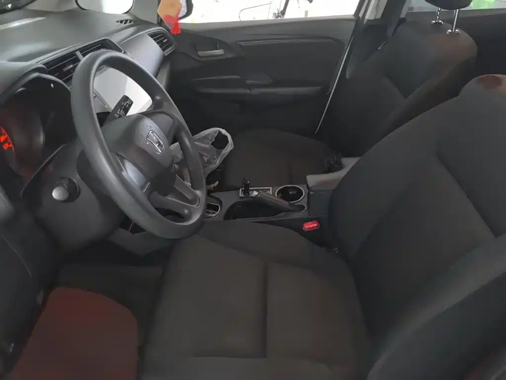 Honda Fit — миниатюра 8