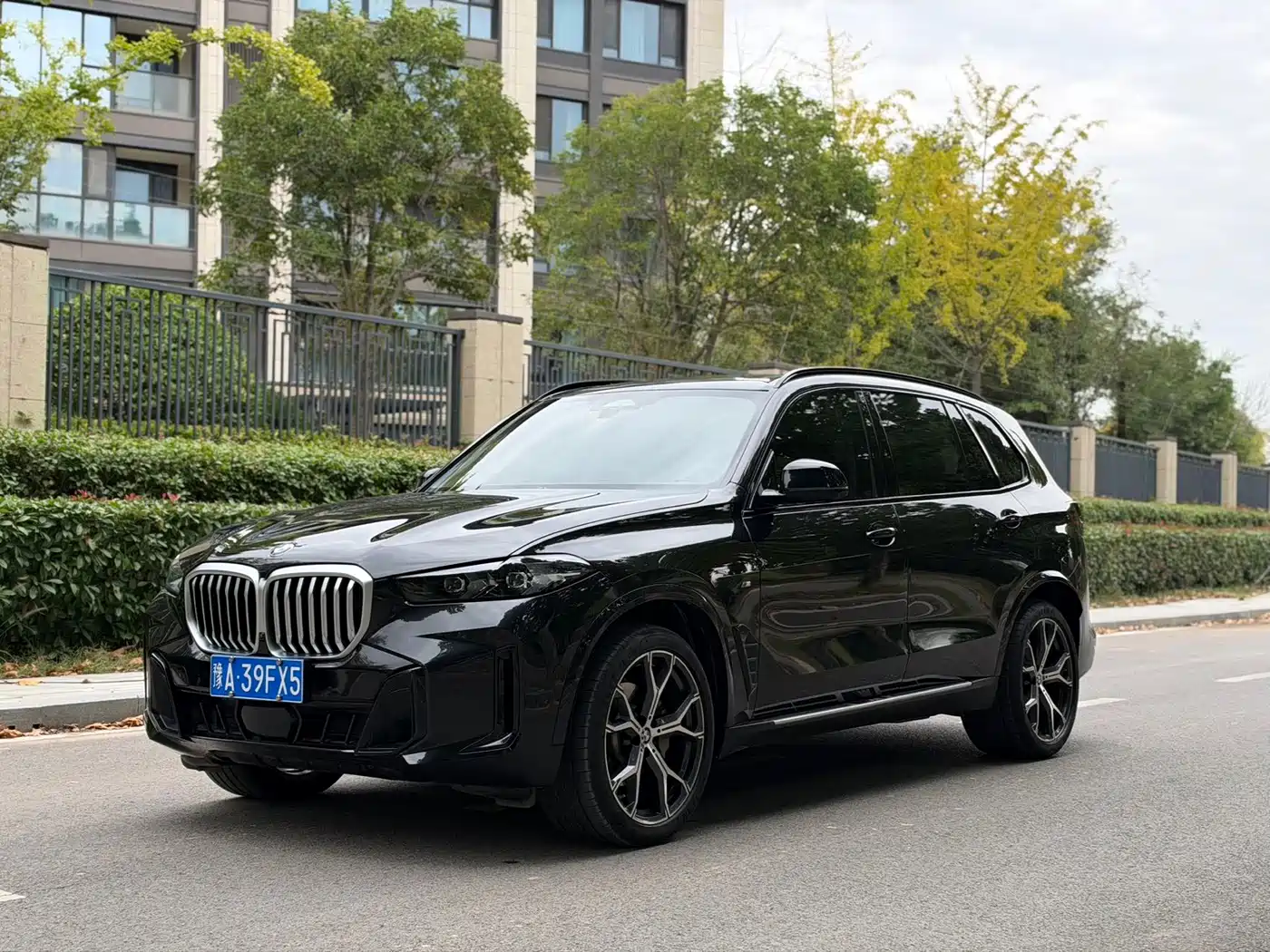 宝马X5 2023款 xDrive 30Li 尊享型M运动曜夜套装 2024