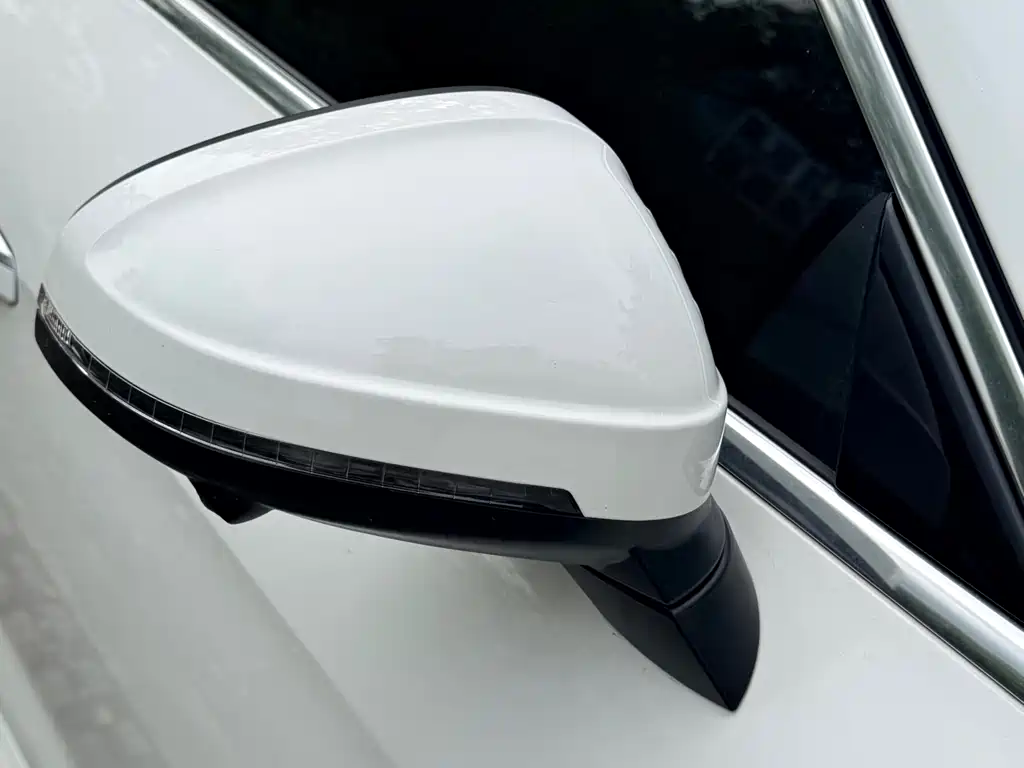 Audi A4L — миниатюра 21