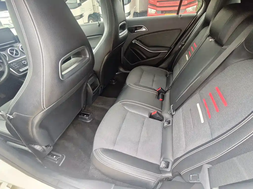 Mercedes-Benz A-Class (Import) — миниатюра 12