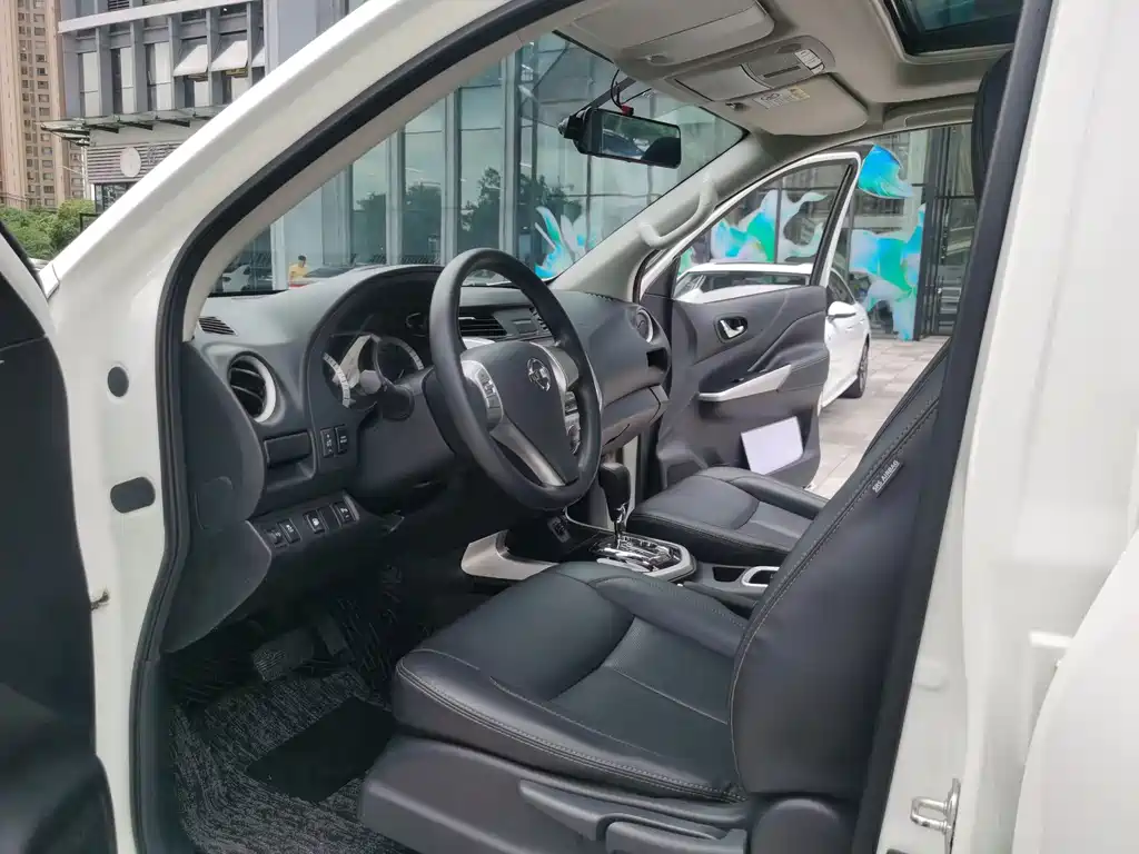 Nissan Terra — миниатюра 8