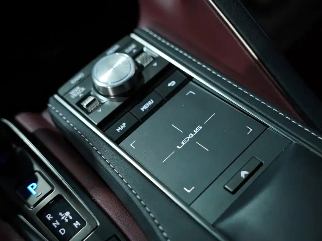Lexus LC — миниатюра 13