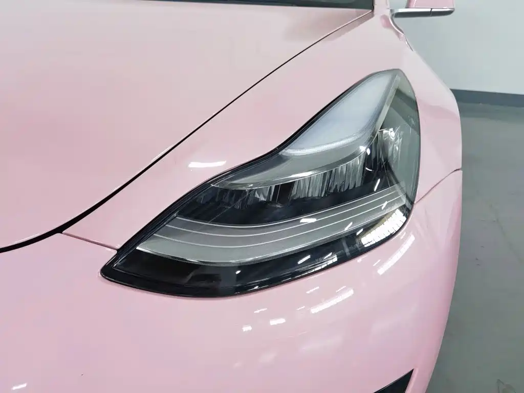 Tesla Model 3 — миниатюра 7