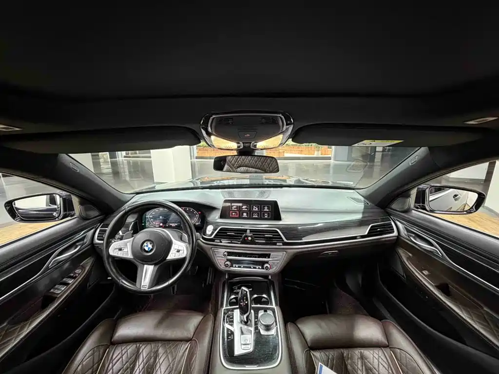 BMW 7 Series — миниатюра 20