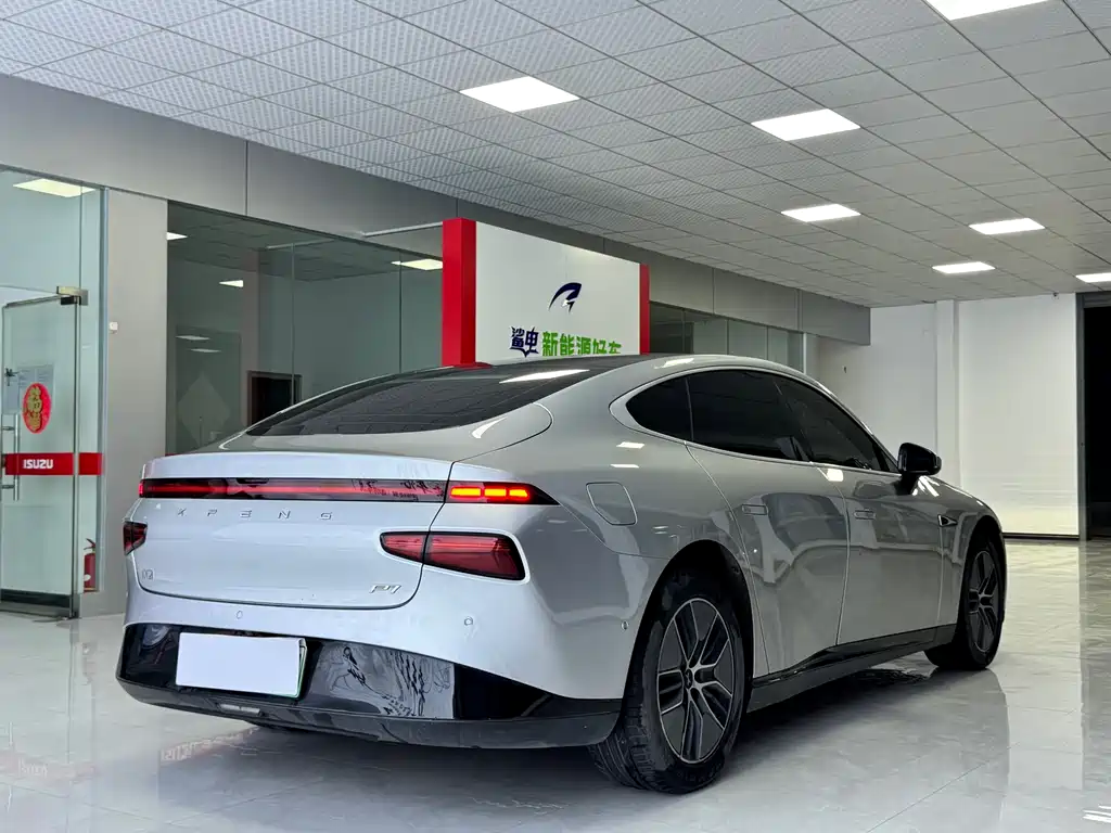 XPeng P7 — миниатюра 6