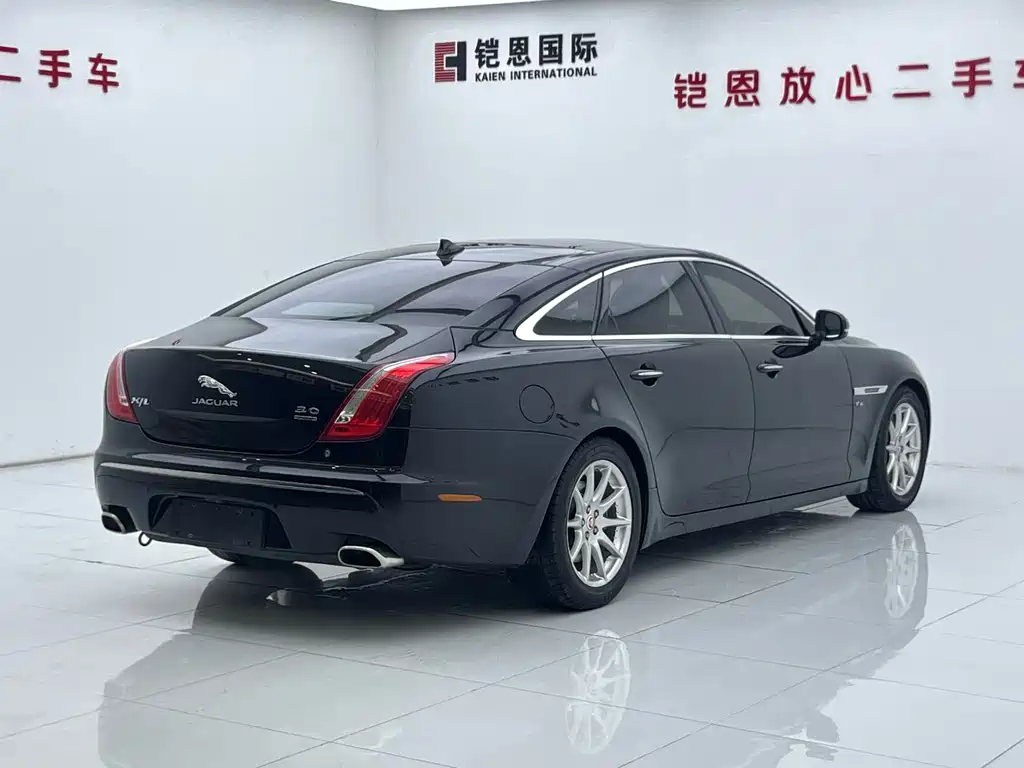 Jaguar XJ — миниатюра 8