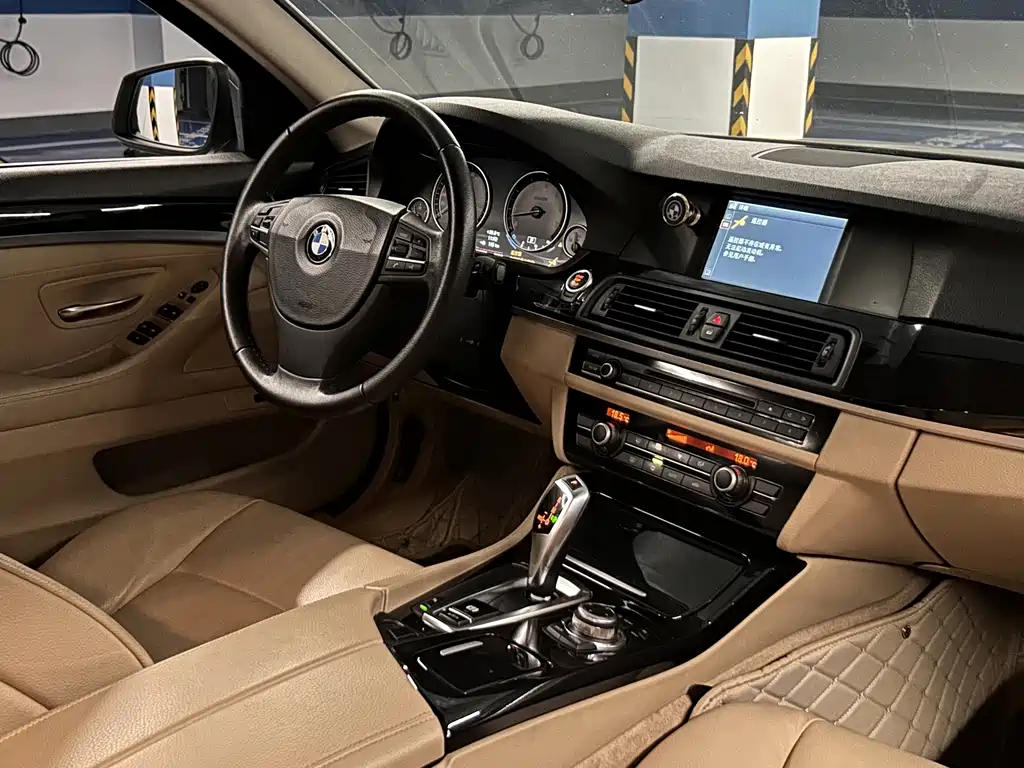 BMW 5 Series — миниатюра 11