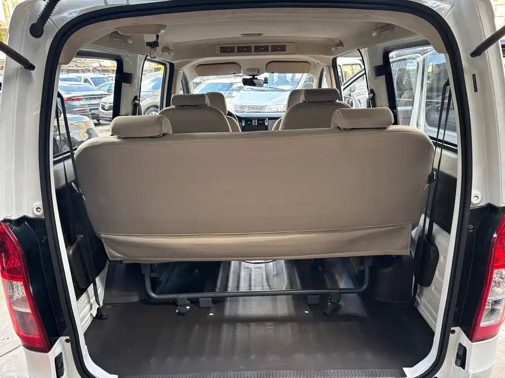 Wuling Rongguang V — миниатюра 17