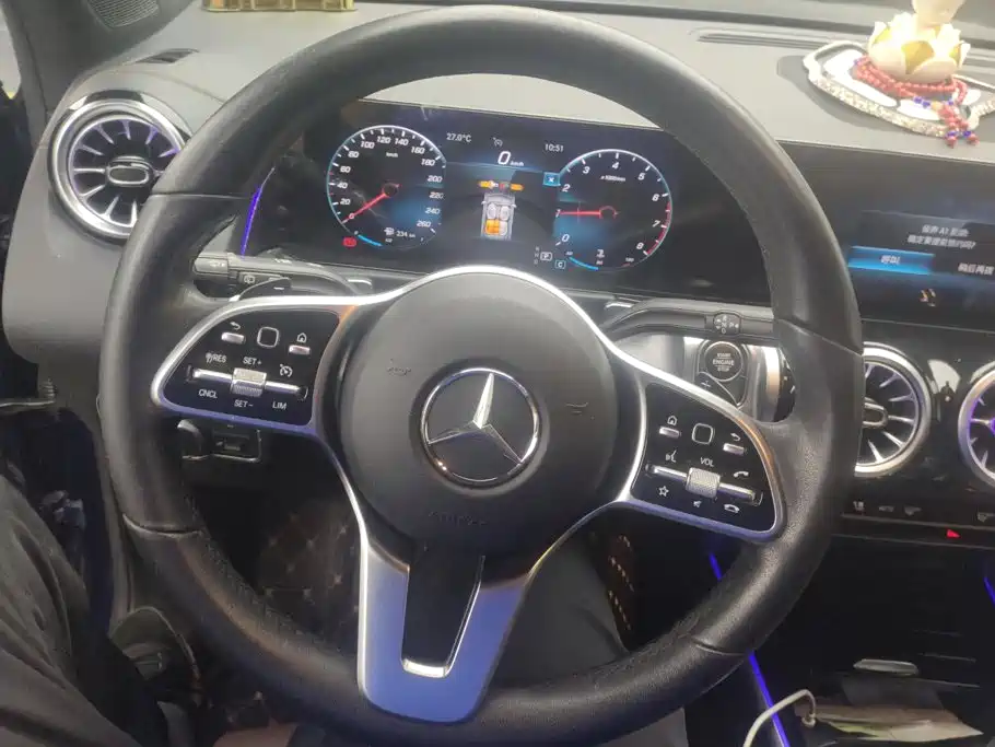 Mercedes-Benz GLB — миниатюра 15