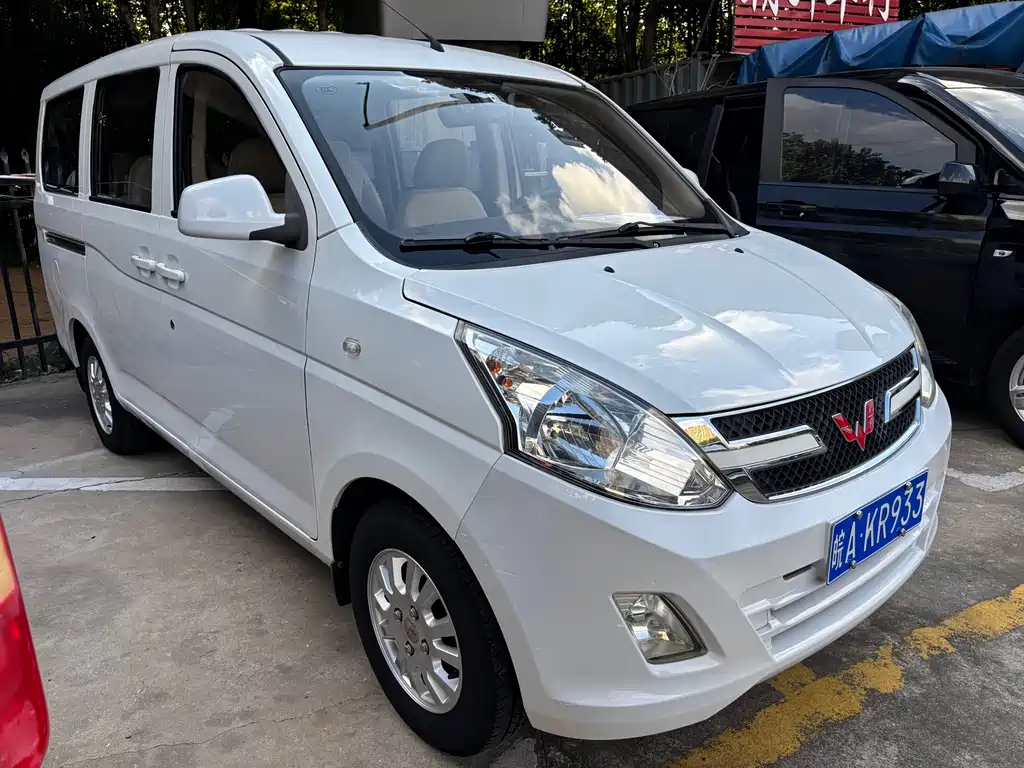 Wuling Rongguang V — миниатюра 3
