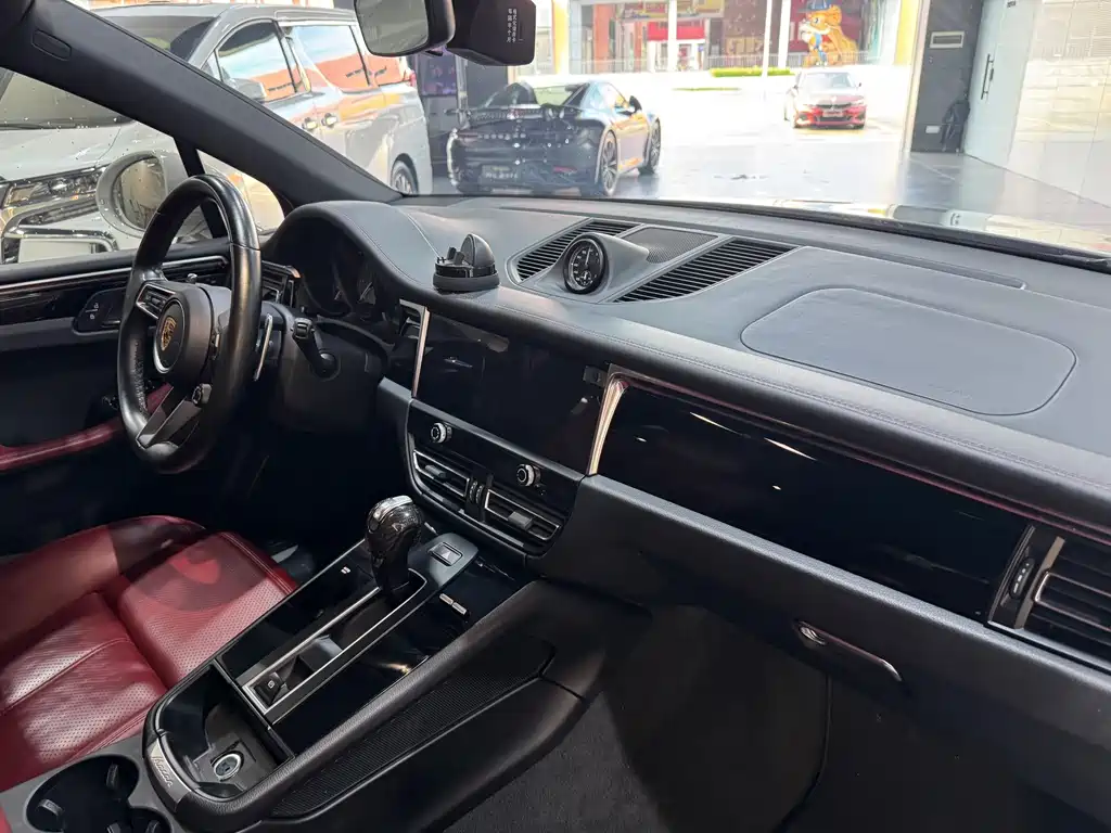 Porsche Macan — миниатюра 8