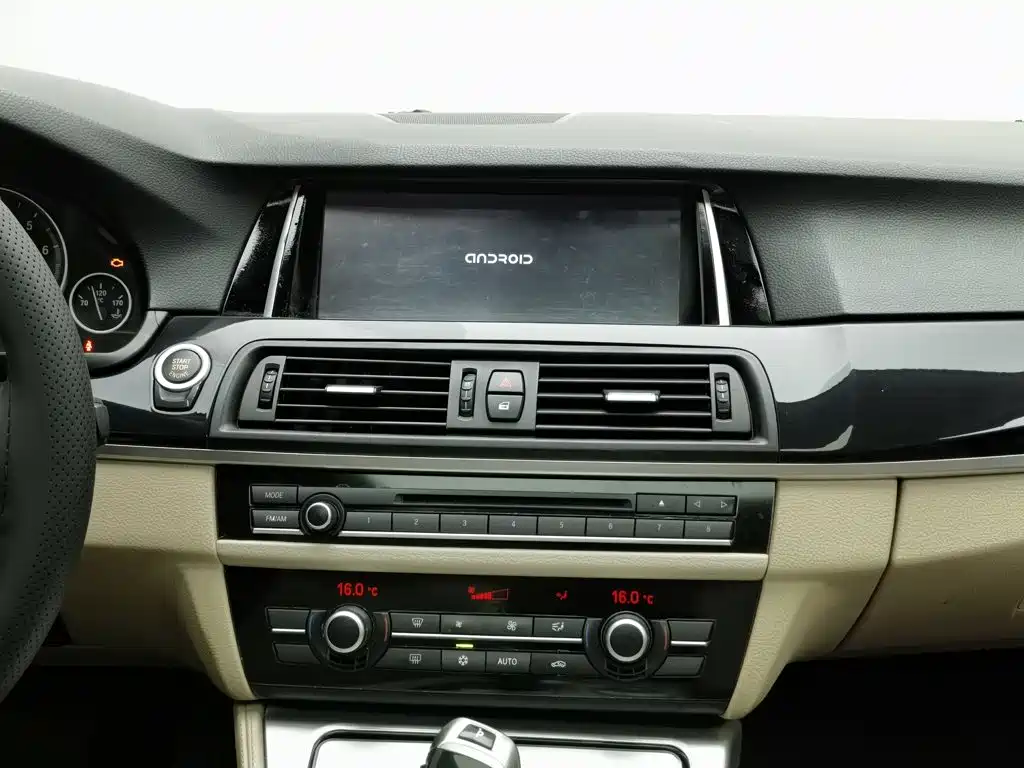 BMW 5 Series — миниатюра 12