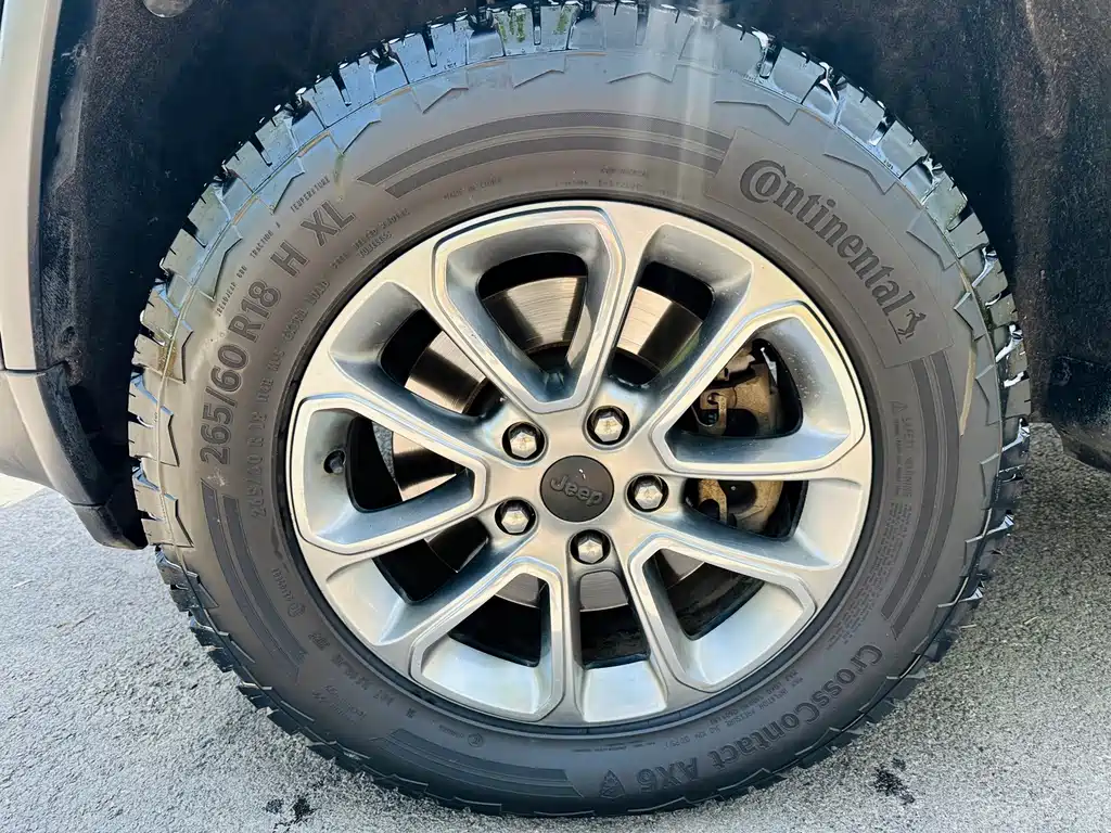 Jeep Grand Cherokee (Import) — миниатюра 5