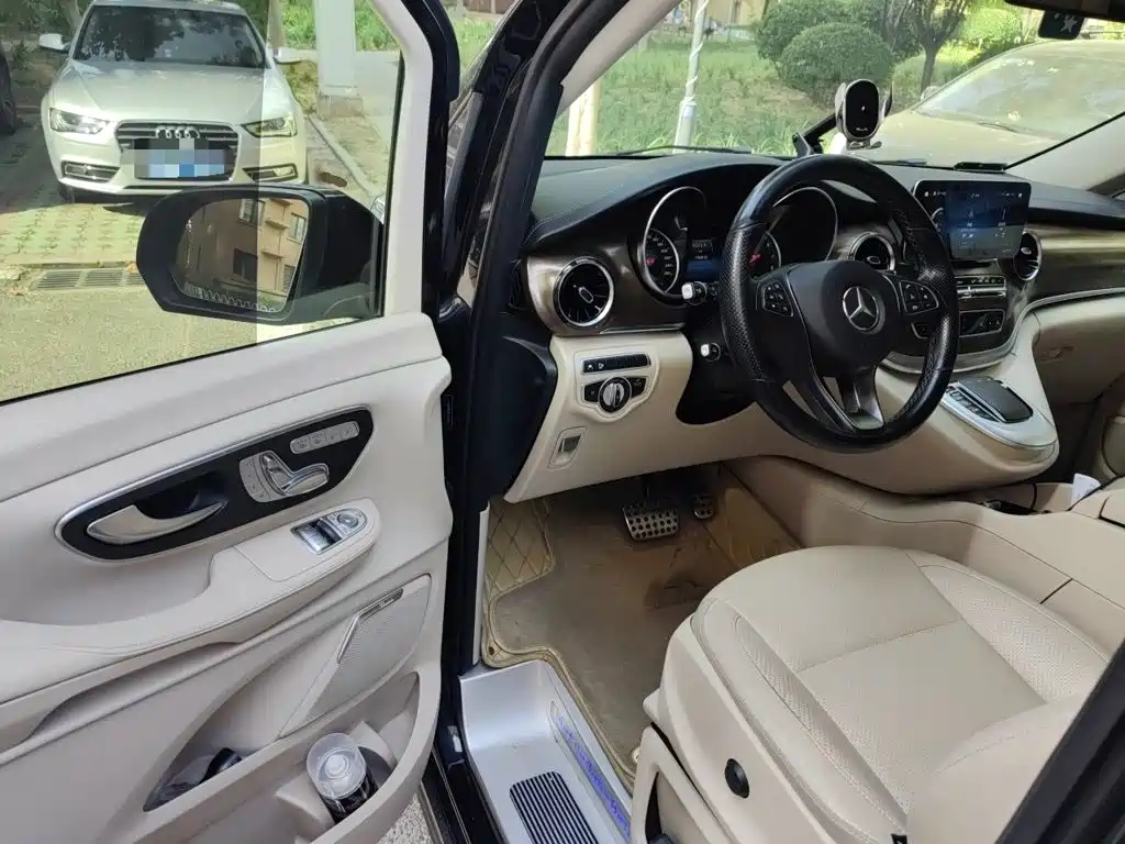 Mercedes-Benz V-Class — миниатюра 14