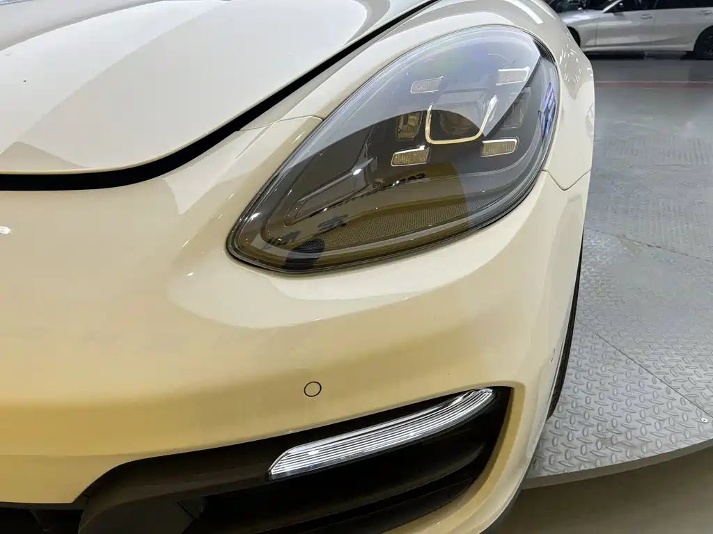 Porsche Panamera — миниатюра 8