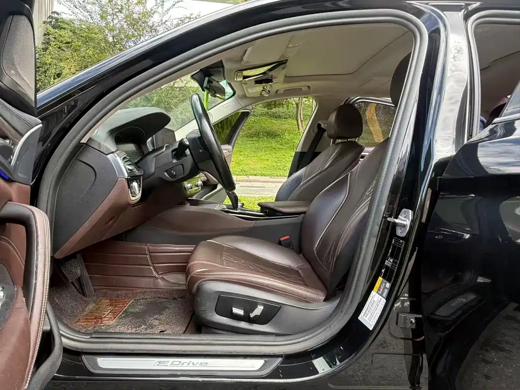 BMW 5 Series New Energy — миниатюра 13