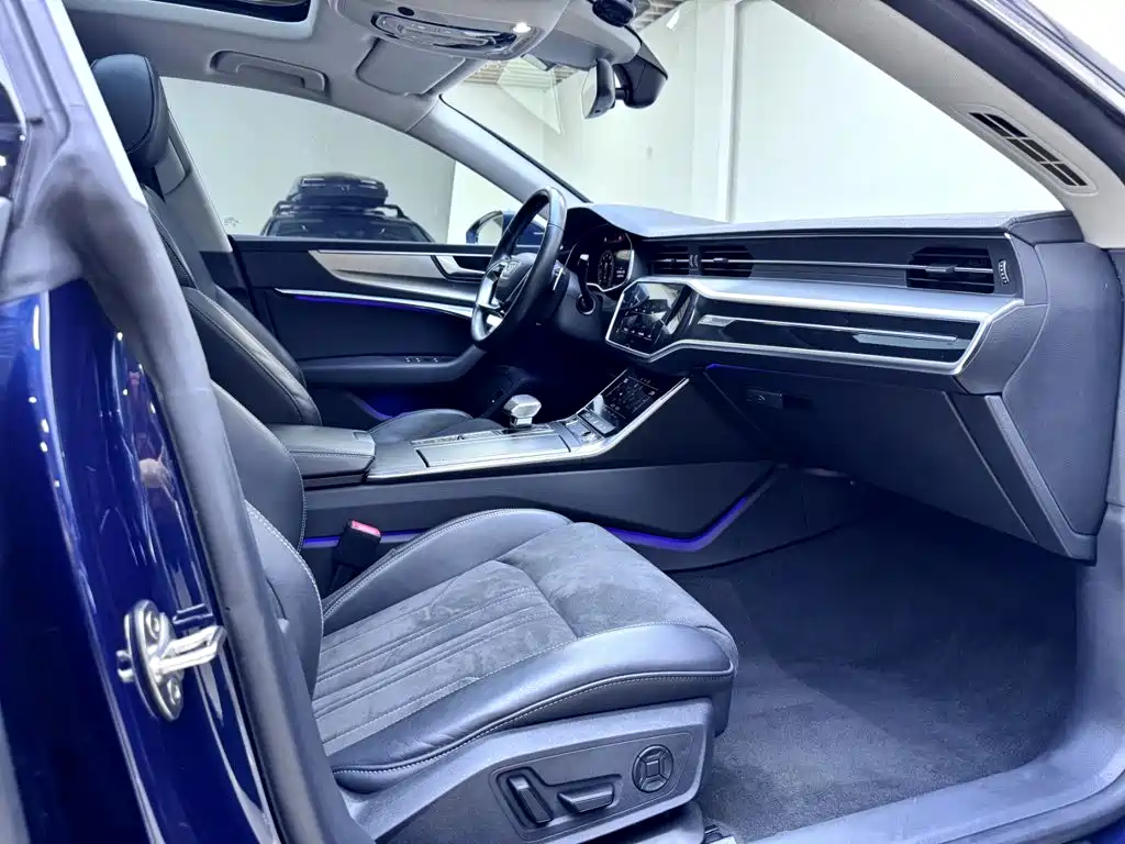 Audi A7L — миниатюра 11