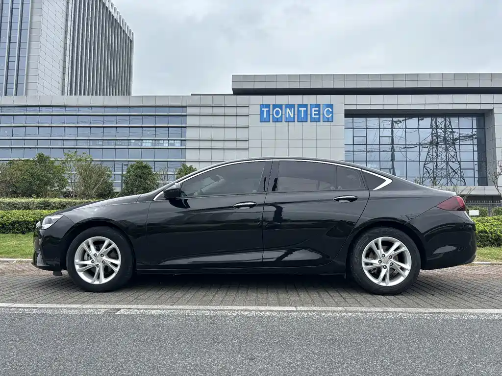 Buick Regal — миниатюра 8