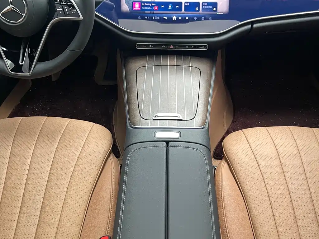 Mercedes-Benz E-Class — миниатюра 13