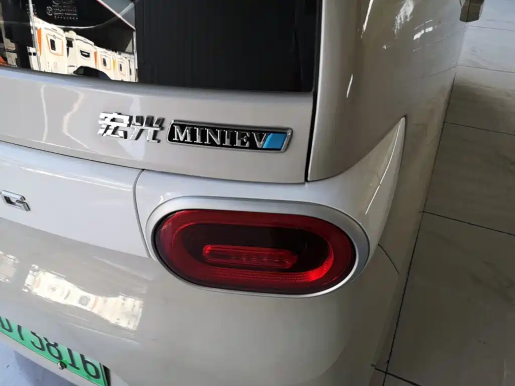 Wuling MINIEV — миниатюра 8