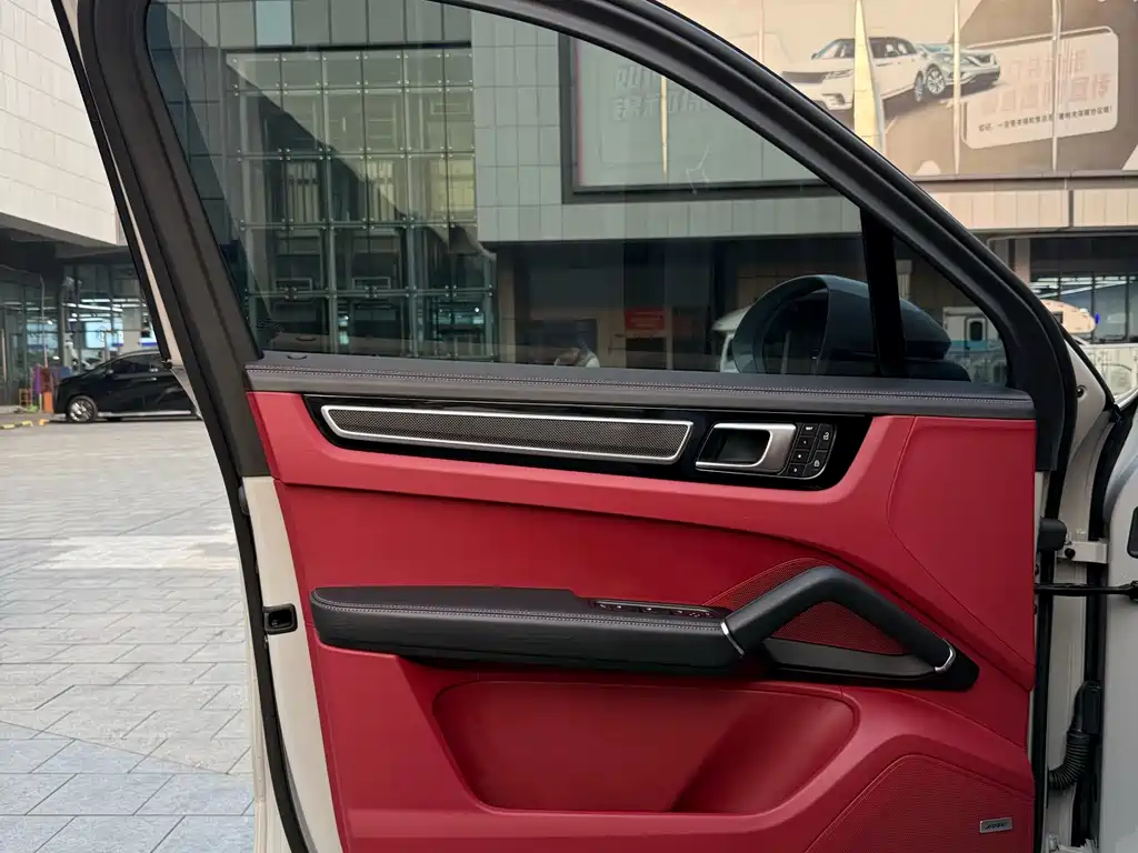 PORSCHE CAYENNE NEW ENERGY