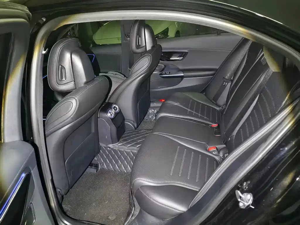 Mercedes-Benz C-Class — миниатюра 6