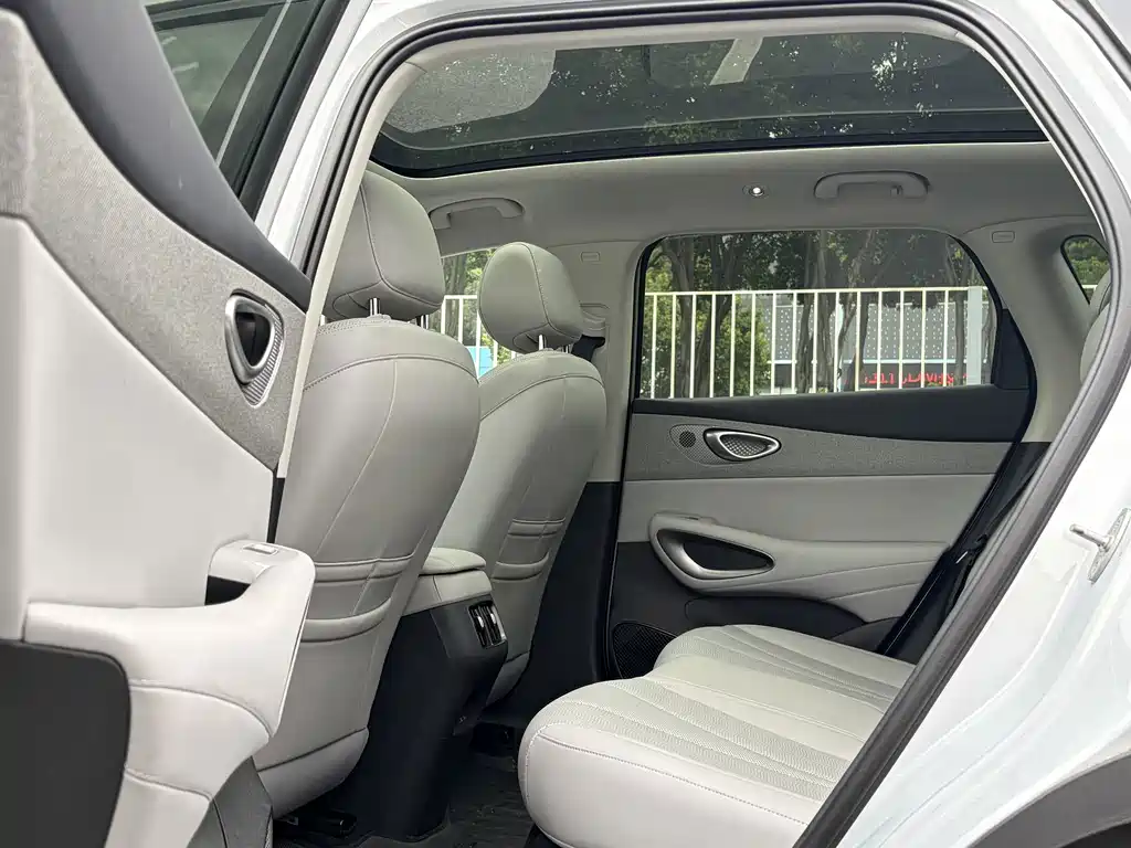 BYD Sealion 05 EV — миниатюра 10