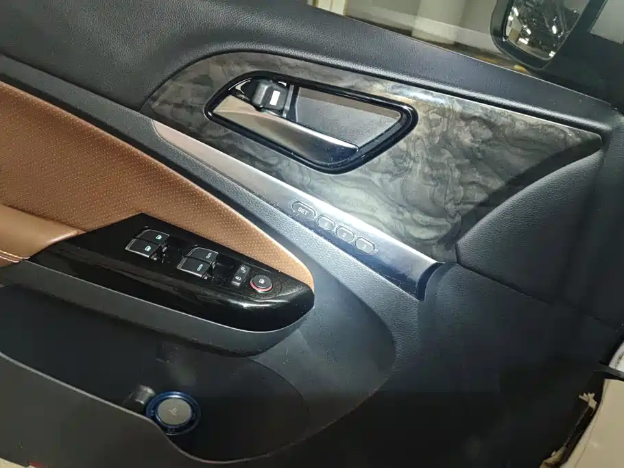 BYD Tang New Energy — миниатюра 7