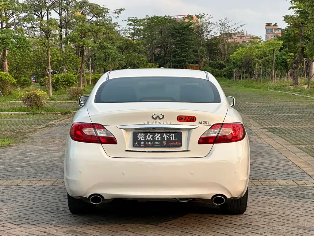 Infiniti M 2012 M25L