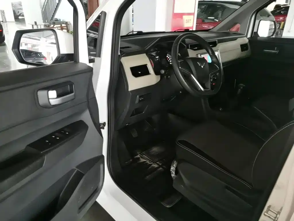 Wuling Hongguang PLUS — миниатюра 16