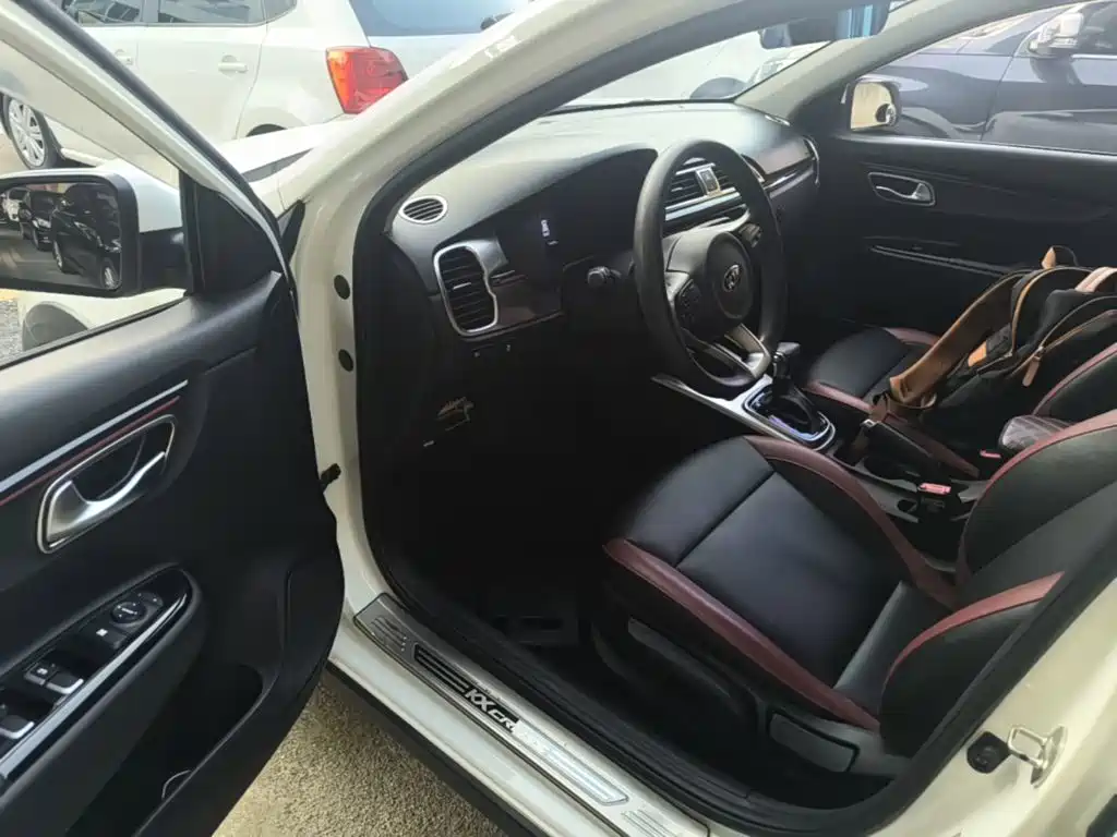 Kia KX Cross — миниатюра 16