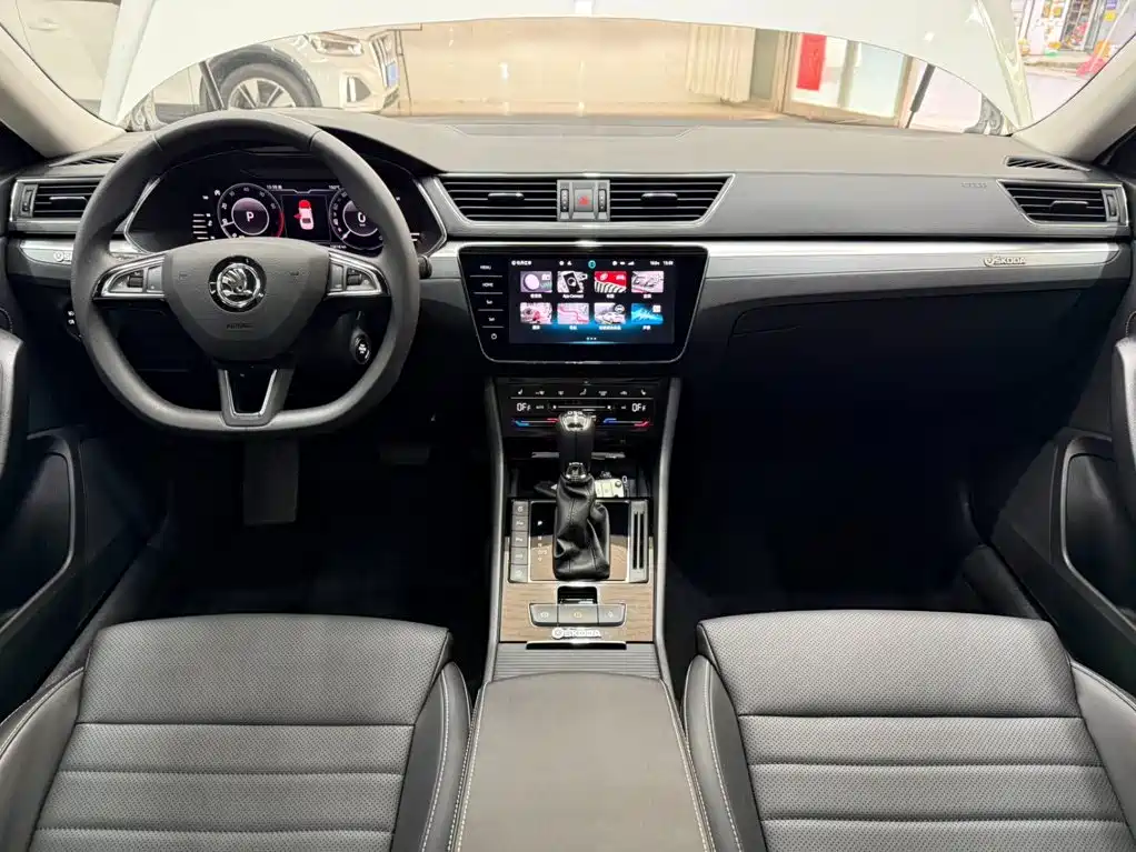 Skoda Superb — миниатюра 20