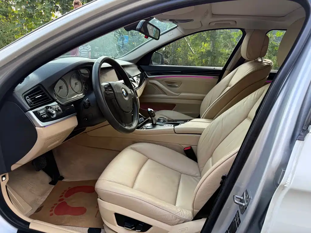 BMW 5 Series — миниатюра 4